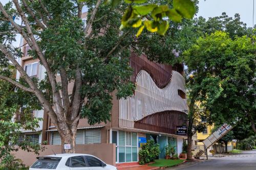 hotel acacia yelahanka