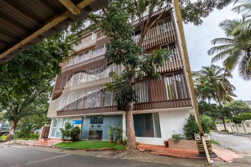 hotel acacia yelahanka