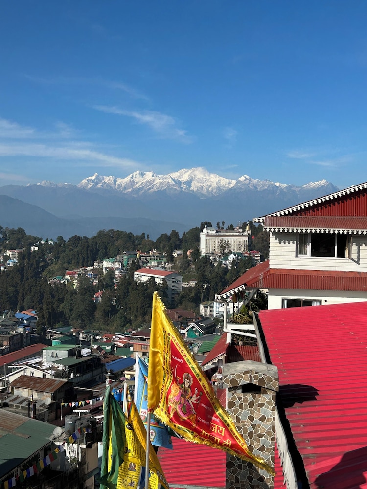 the rooftop by darjeeling
