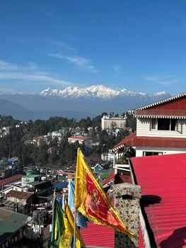 the rooftop by darjeeling