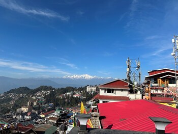 the rooftop by darjeeling
