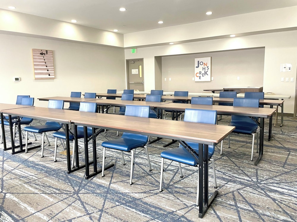 holiday inn express hotel and suites topeka north by ihg