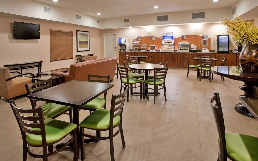 holiday inn express hotel and suites topeka north by ihg