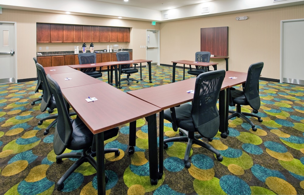 holiday inn express hotel and suites topeka north by ihg