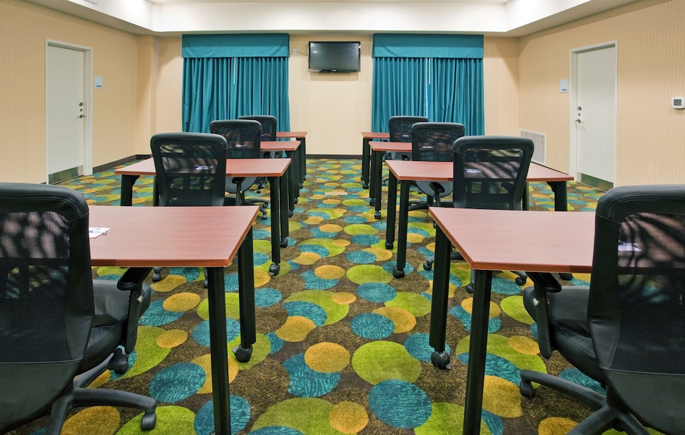 holiday inn express hotel and suites topeka north by ihg