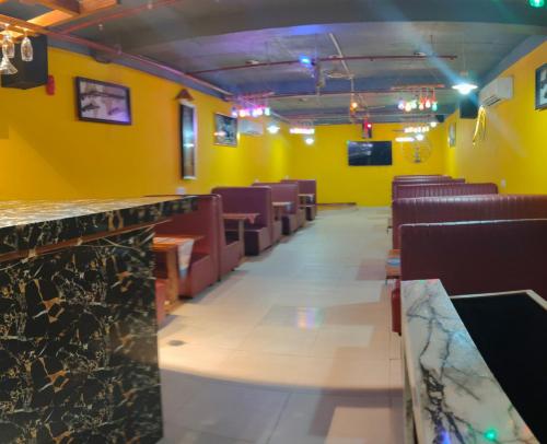 modest rooms by libra