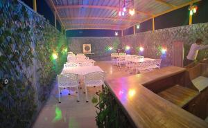 modest rooms by libra