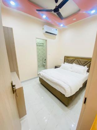 modest rooms by libra