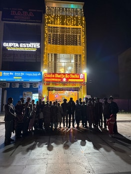 modest rooms by libra