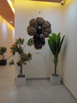 modest rooms by libra