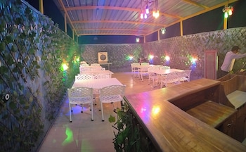 modest rooms by libra