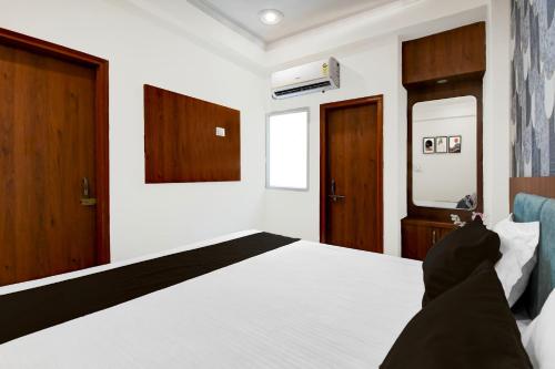 Hotel D C Grand,,2 star