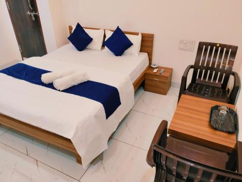 Hotel Bhavya Palace,,2 star