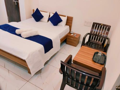 Hotel Bhavya Palace,,2 star