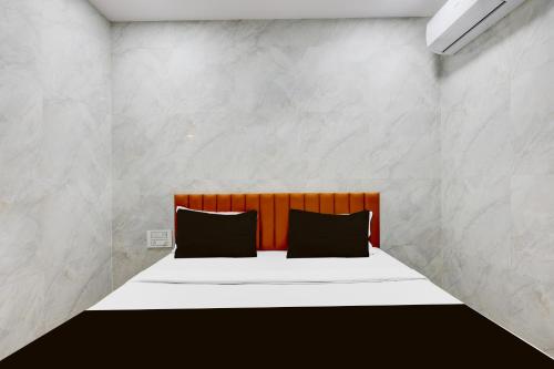 Hotel O Lotus,,4 star