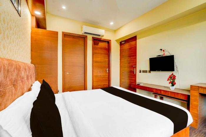 townhouse oak sector 47 near medanta