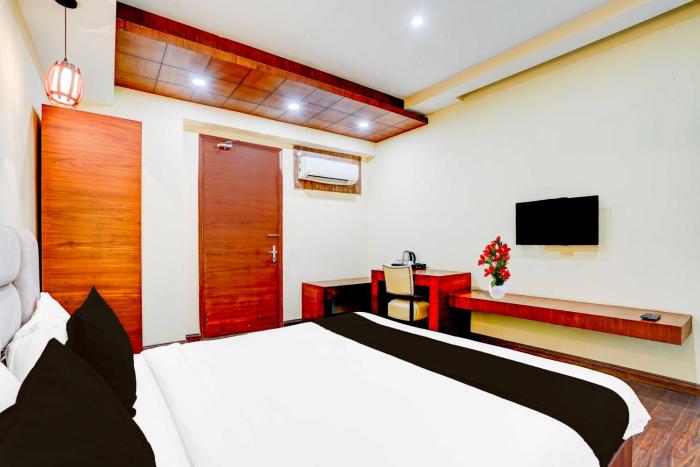 townhouse oak sector 47 near medanta