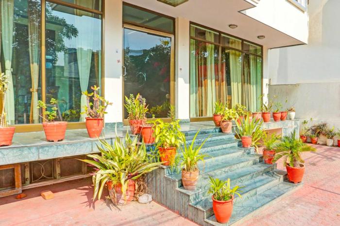 hotel o bani park near collectorate circle