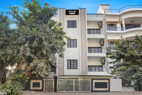 Hotel O Prayagraj Khusro Bagh,,4 star