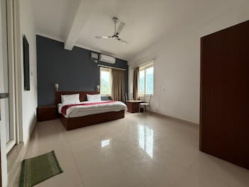 hotel shiv palace