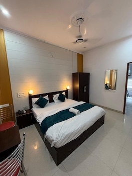 hotel shiv palace