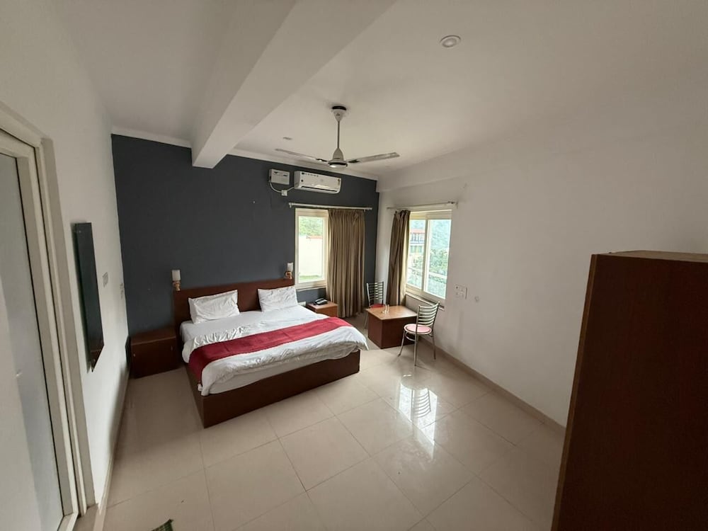 hotel shiv palace