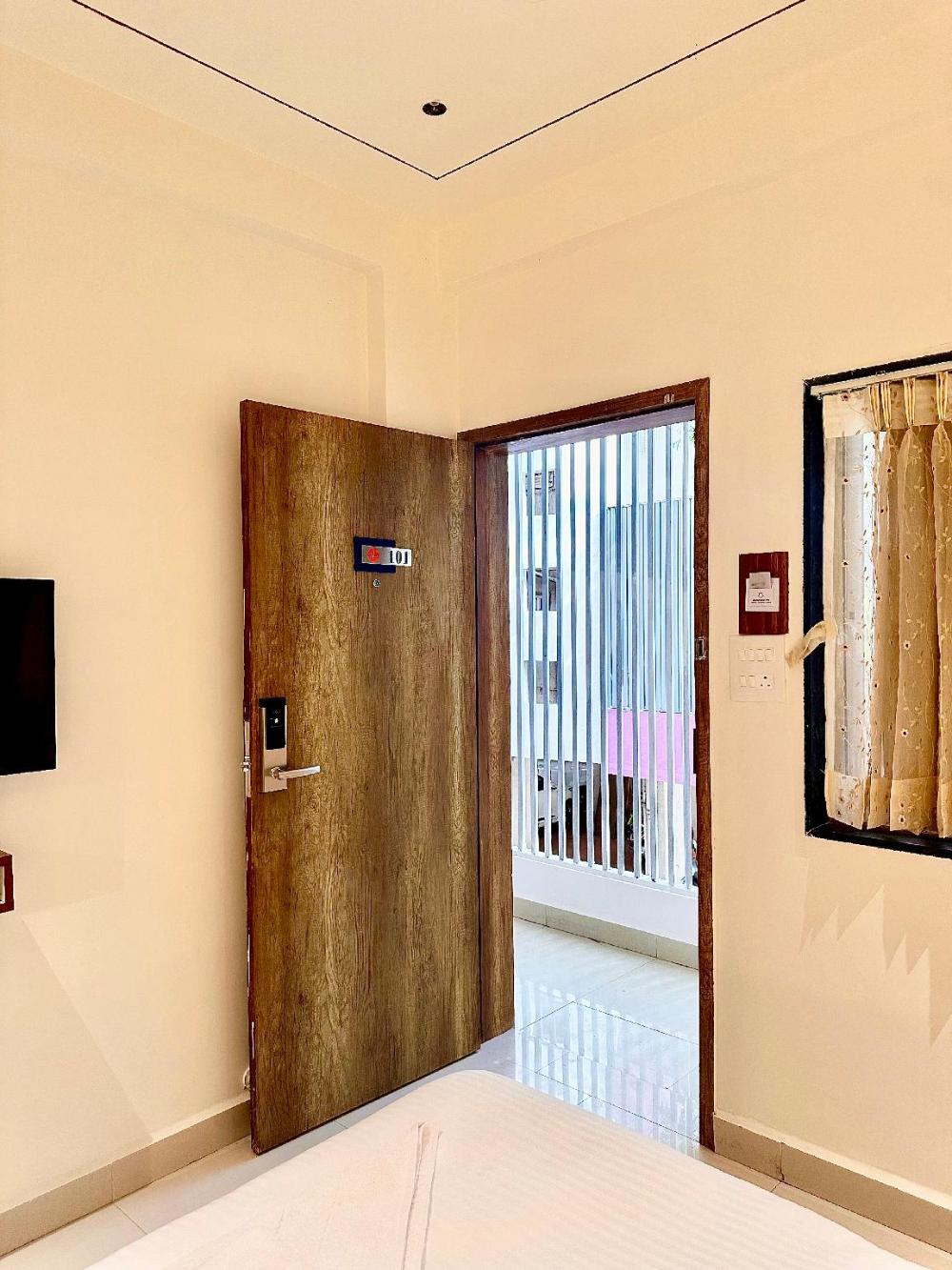 hotel staybird cove kharadi