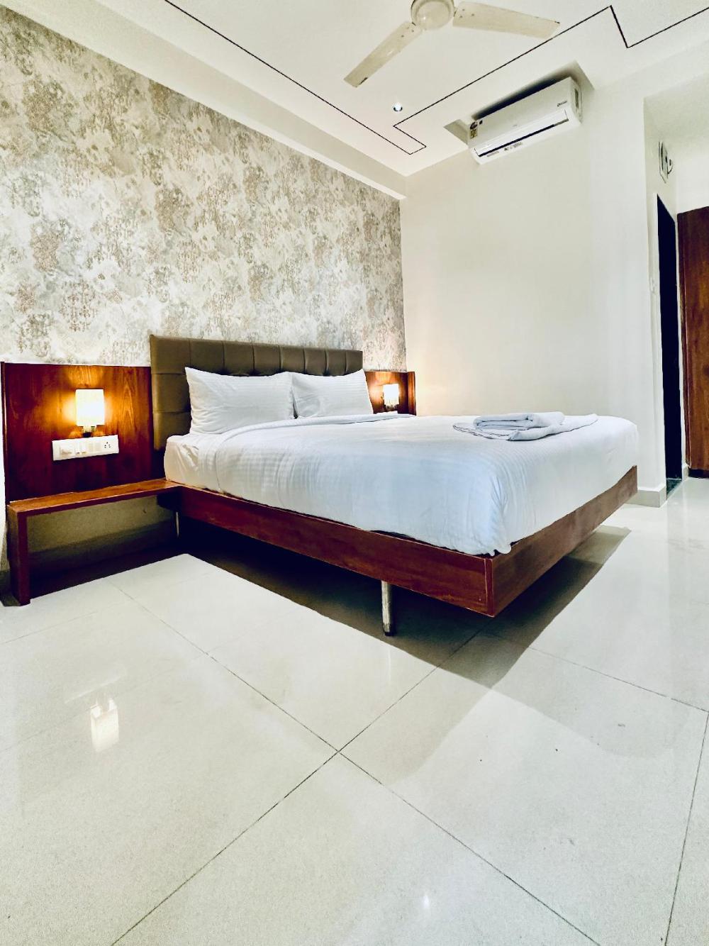 hotel staybird cove kharadi