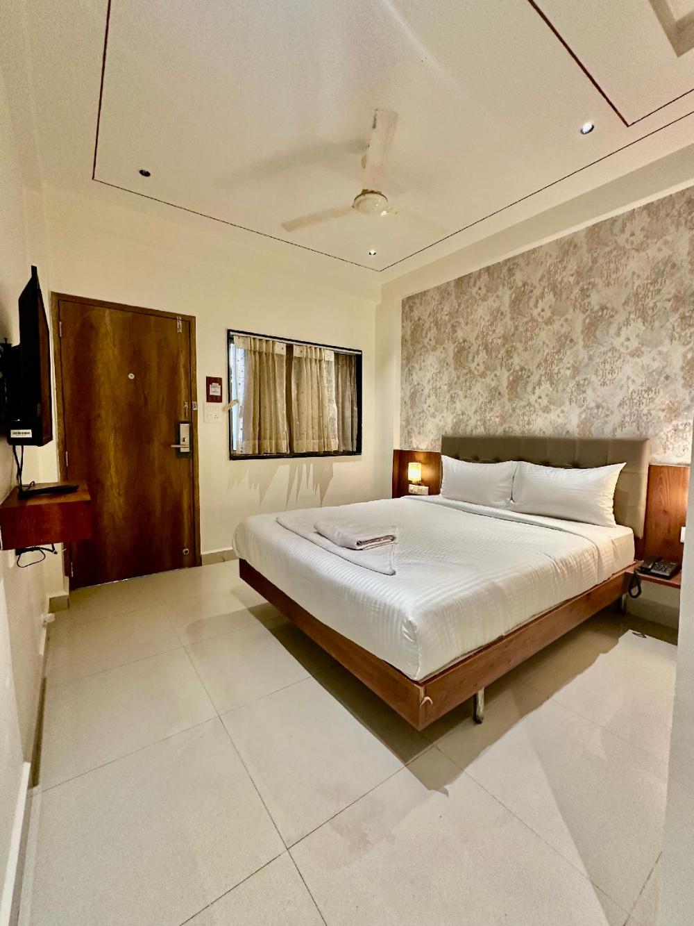 hotel staybird cove kharadi