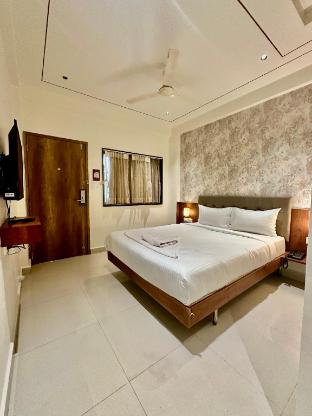 hotel staybird cove kharadi