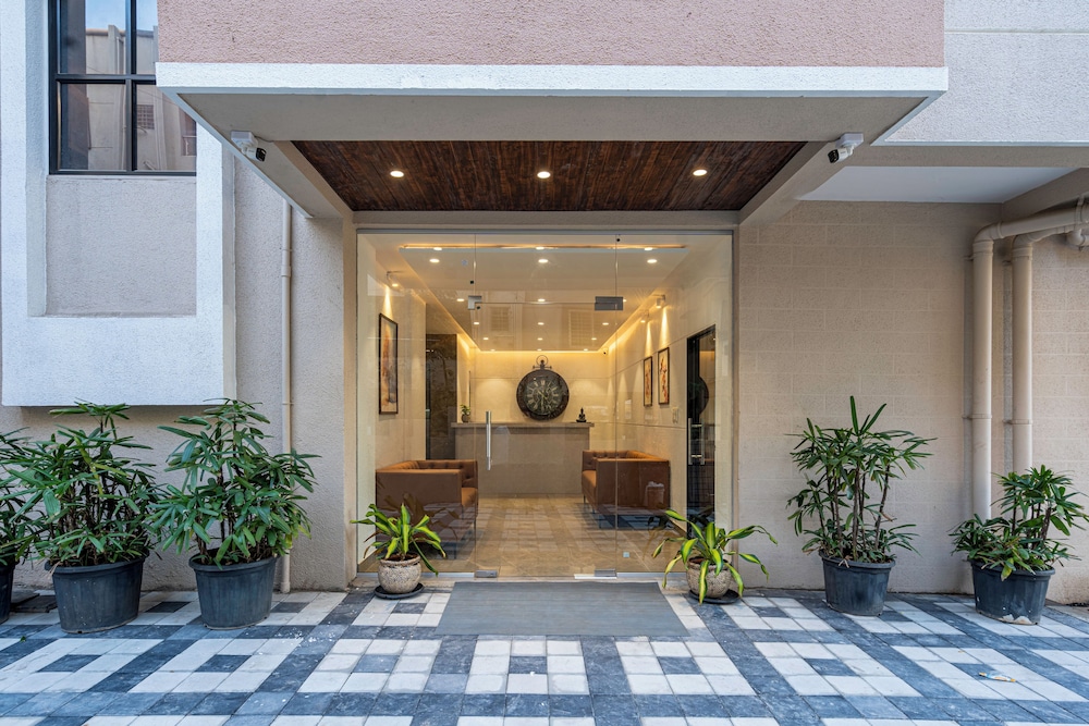 hotel staybird cove kharadi