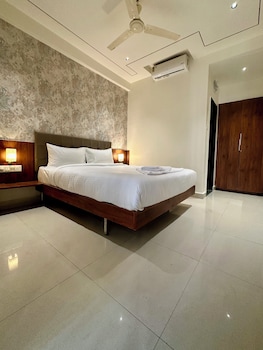hotel staybird cove kharadi