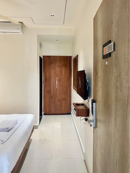 hotel staybird cove kharadi