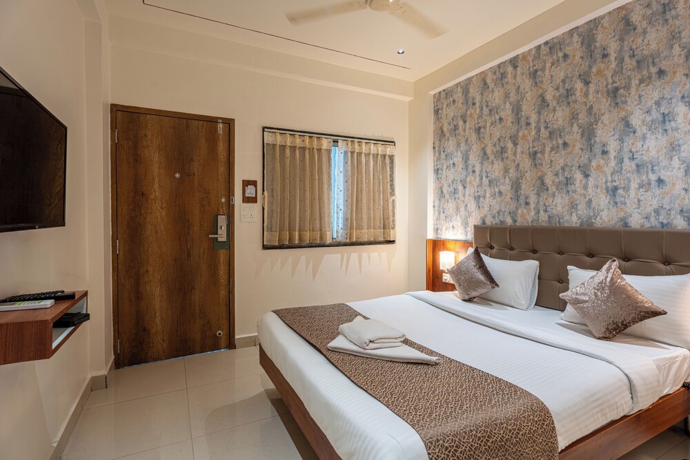 hotel staybird cove kharadi