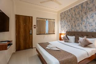 hotel staybird cove kharadi