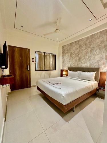 hotel staybird cove kharadi