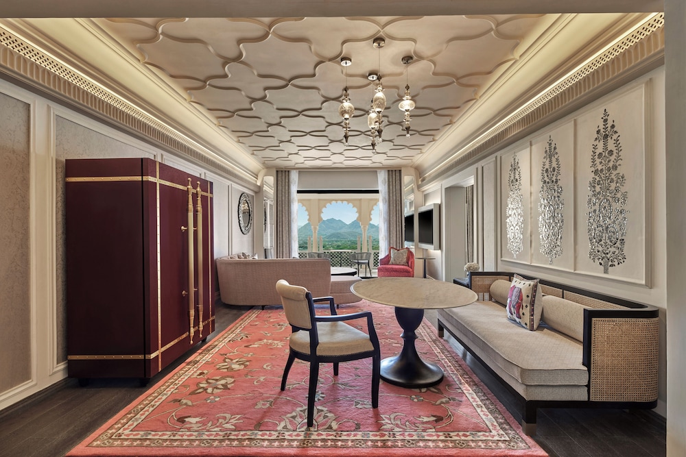 fairmont udaipur palace