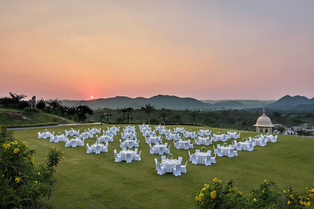 fairmont udaipur palace