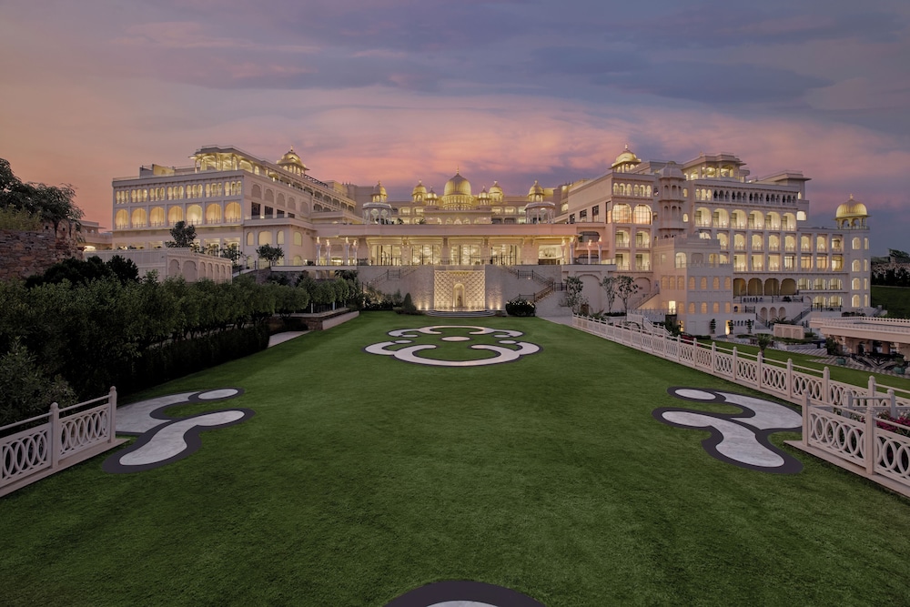 fairmont udaipur palace