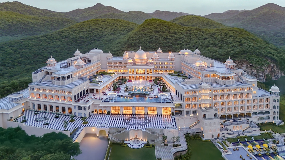 fairmont udaipur palace