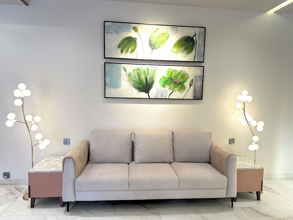 hotel the sankalp retreat