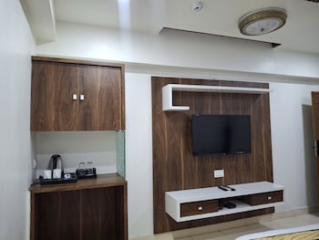 hotel the sankalp retreat