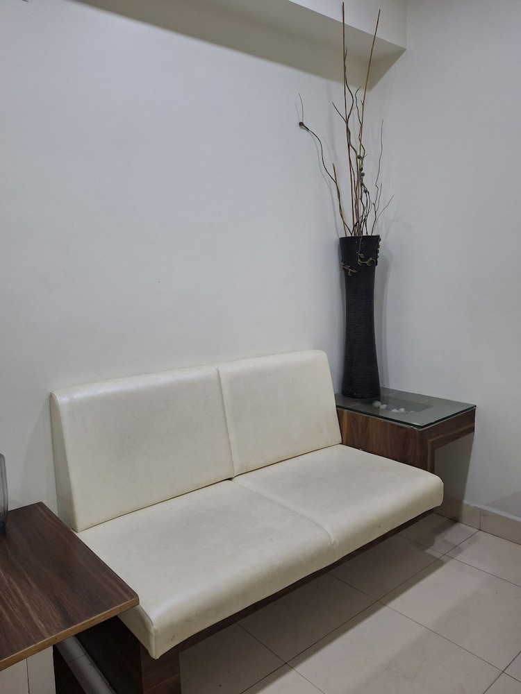 hotel the sankalp retreat