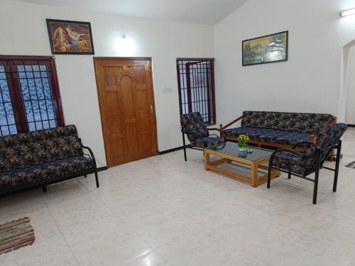 caron niron two bedroom villa