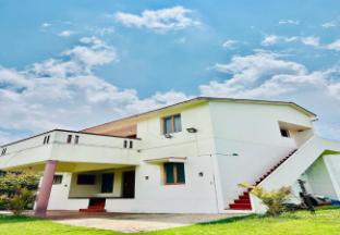 caron niron two bedroom villa