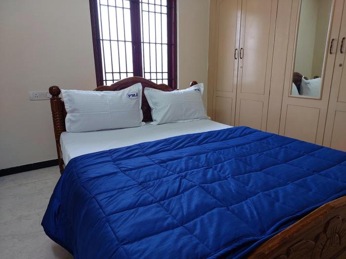 caron niron two bedroom villa