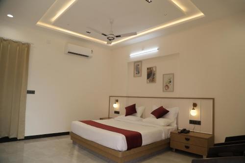 Milestone Resort,,2 star