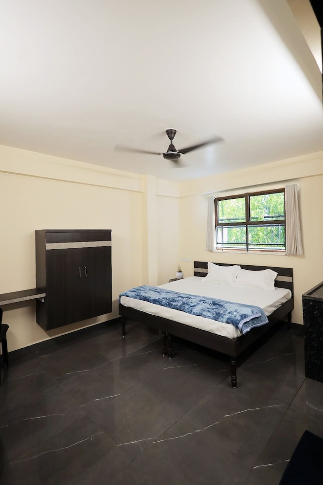 jai ambe hotel