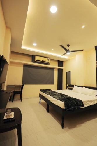 Jai Ambe Hotel,,3 star