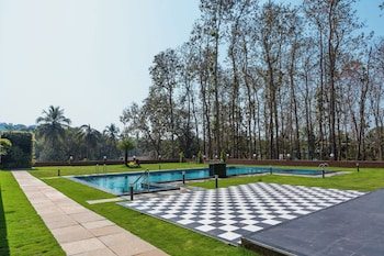 hotel holiday village